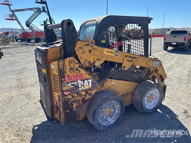 CAT 242D Skid steer mini nakladalci