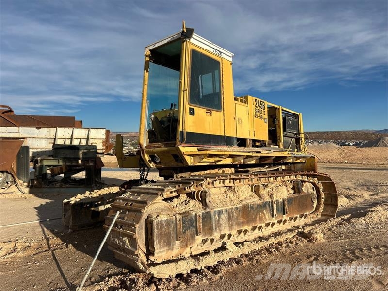 CAT 245B Lánctalpas kotrók