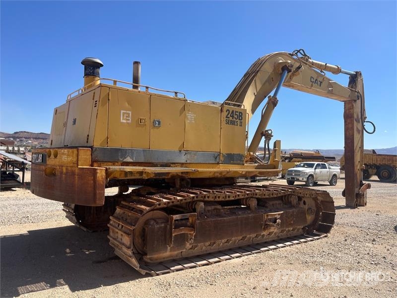 CAT 245B Pelle sur chenilles