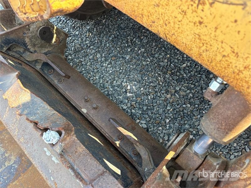 CAT 246 Lietoti riteņu kompaktiekrāvēji