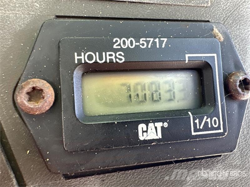 CAT 246 Lietoti riteņu kompaktiekrāvēji