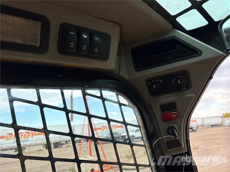 CAT 246D3 Two-Speed Skid Steer Loader Minilæsser - skridstyret