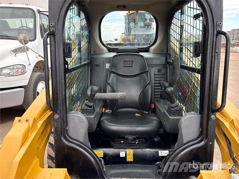 CAT 246D3 Two-Speed Skid Steer Loader Minilæsser - skridstyret