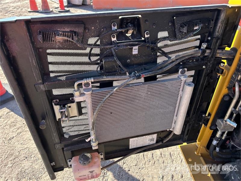 CAT 255 Mini Pale Gommate