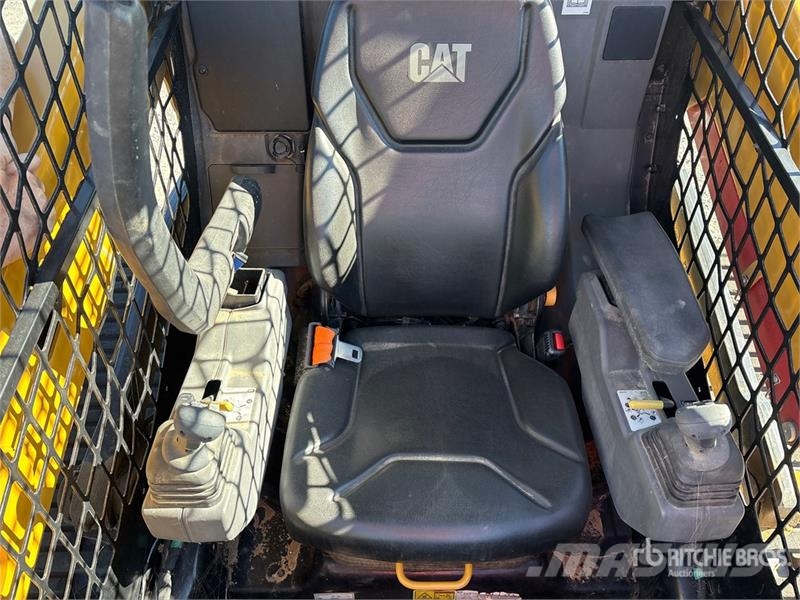 CAT 255 Kompaktrakodók