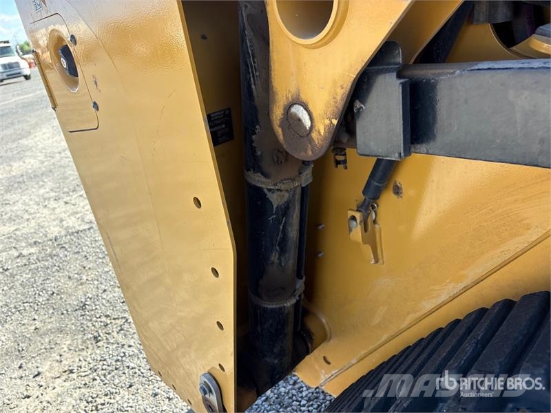 CAT 255 Kompaktrakodók