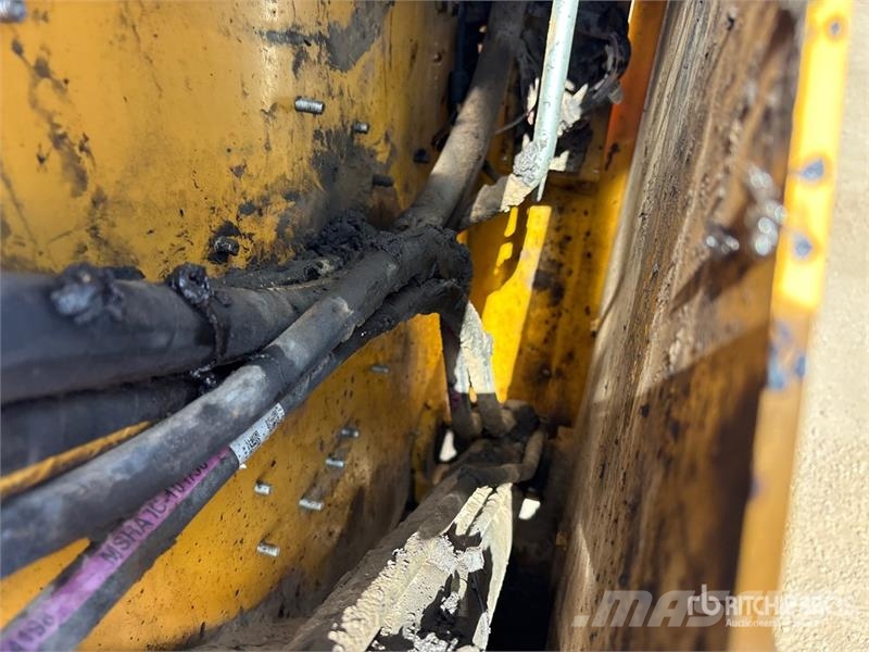 CAT 272D2 Two-Speed High Flow Skid Steer Loader Kompaktrakodók