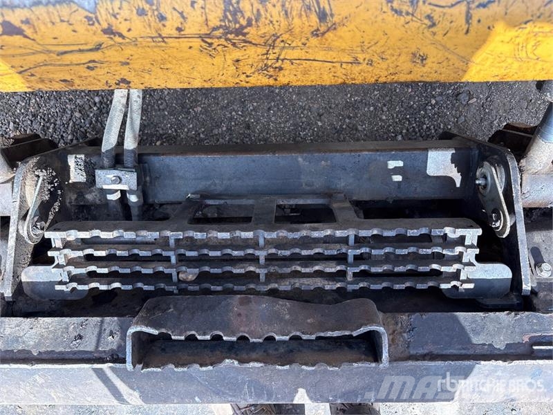 CAT 272D2 Two-Speed High Flow Skid Steer Loader Kompaktrakodók