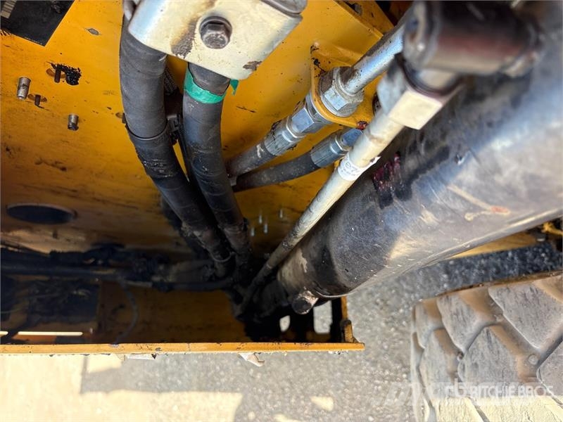 CAT 272D2 Two-Speed High Flow Skid Steer Loader Kompaktrakodók