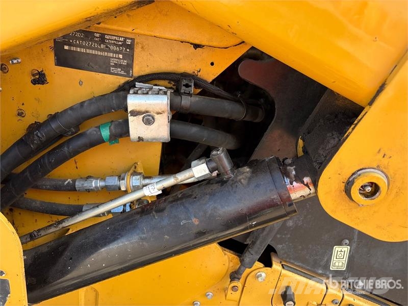 CAT 272D2 Two-Speed High Flow Skid Steer Loader Kompaktrakodók