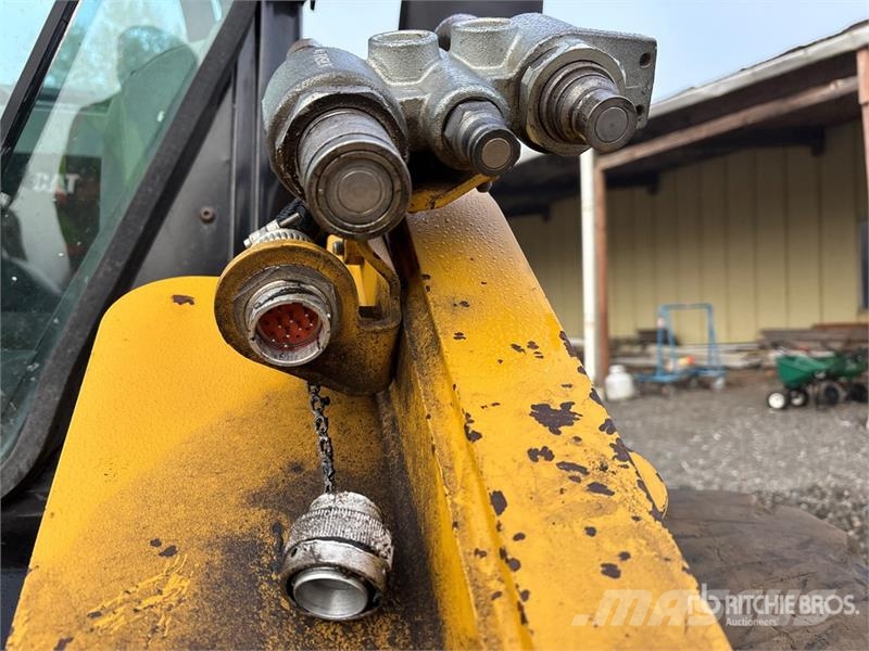 CAT 272DXHP Two-Speed Skid Steer Loader Skid steer mini nakladalci