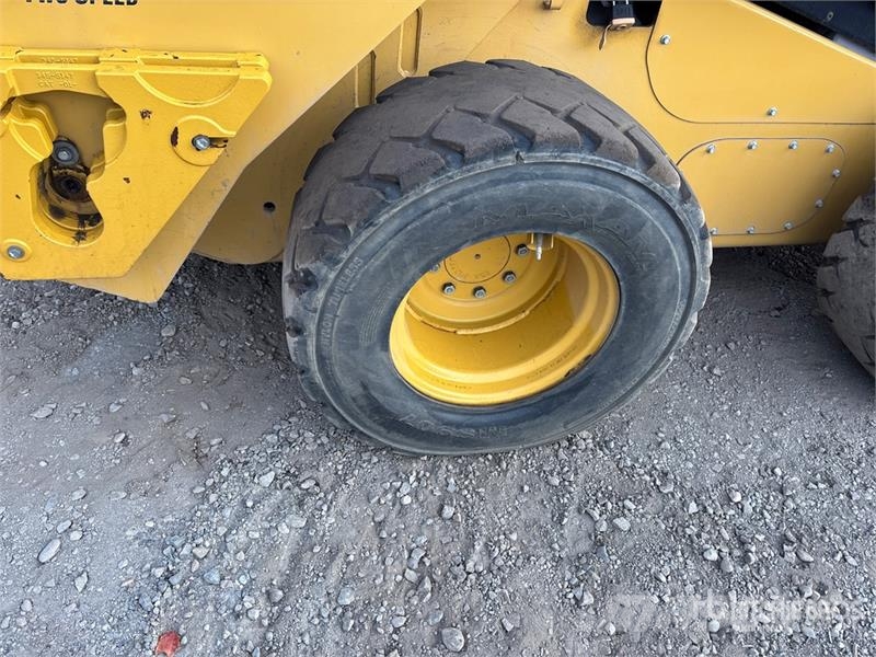 CAT 272DXHP Two-Speed Skid Steer Loader Skid steer mini nakladalci