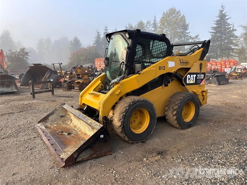 CAT 272DXHP Two-Speed Skid Steer Loader Skid steer mini nakladalci