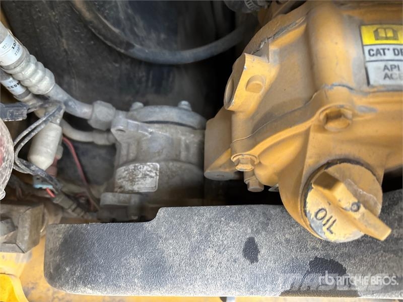 CAT 272DXHP Two-Speed Skid Steer Loader Skid steer mini nakladalci