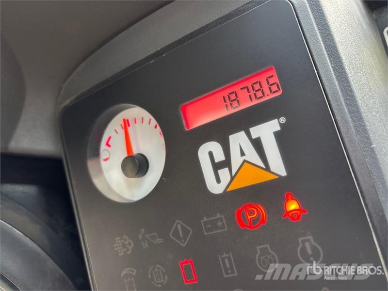 CAT 272DXHP Two-Speed Skid Steer Loader Skid steer mini nakladalci