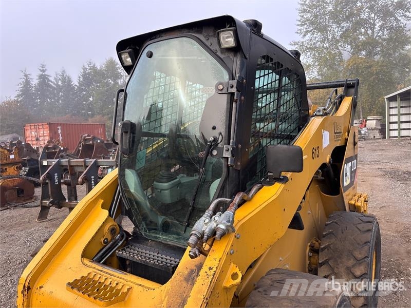 CAT 272DXHP Two-Speed Skid Steer Loader Skid steer mini nakladalci