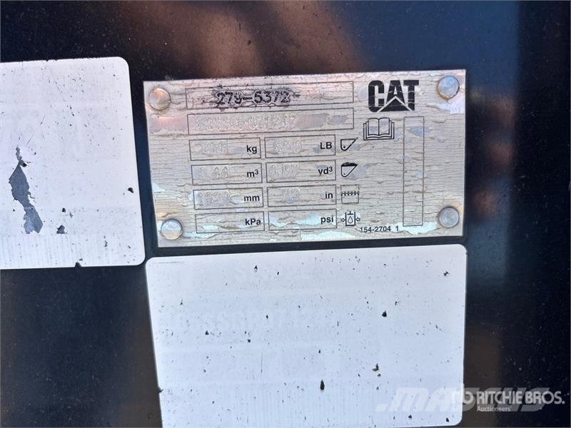 CAT 279-5372 73 in General Purpose Skid Steer Bucket Lopaty