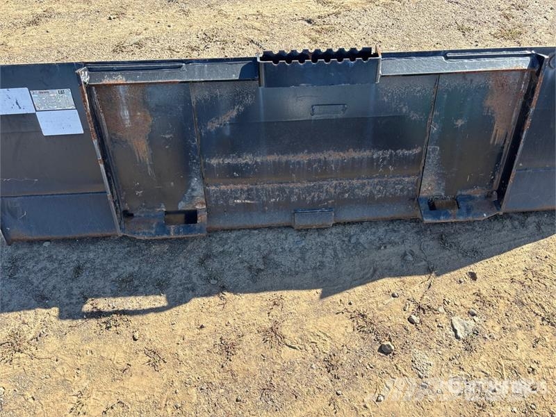CAT 279-5372 73 in General Purpose Skid Steer Bucket Lopaty