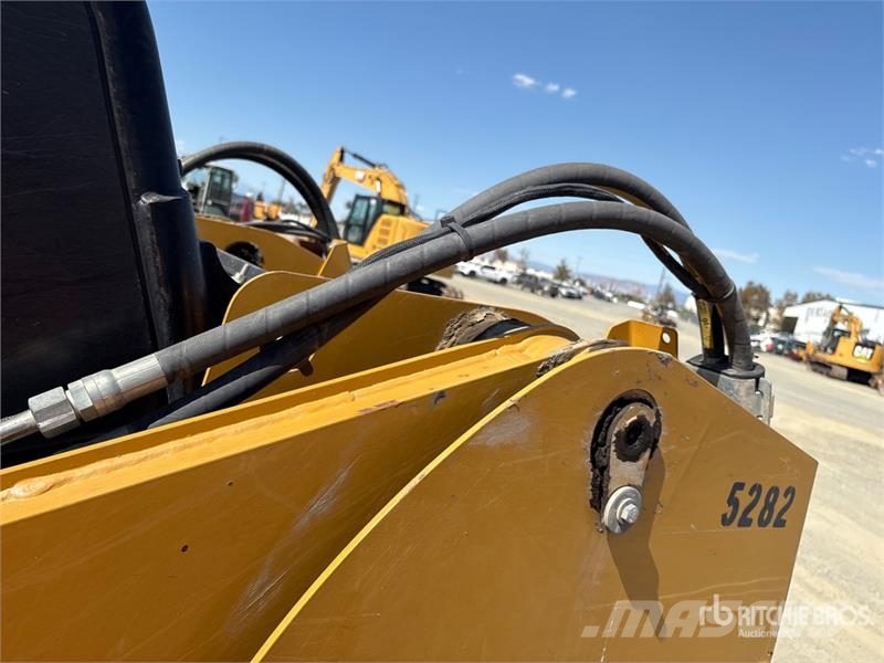 CAT 279C Skid steer mini nakladalci