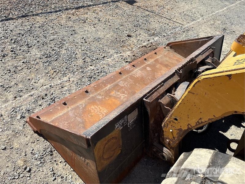CAT 279C Skid steer mini nakladalci