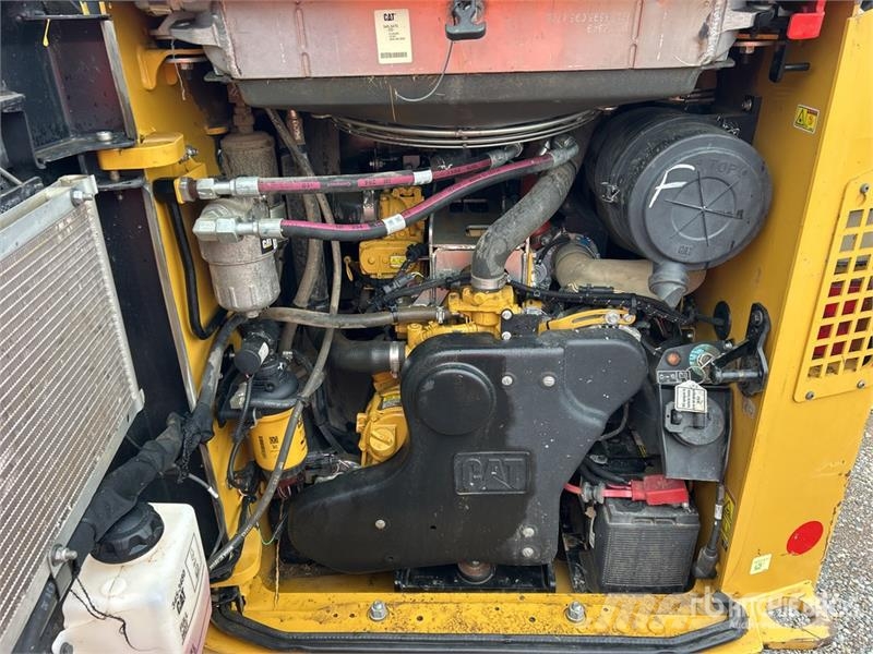 CAT 299D Chargeuse compacte