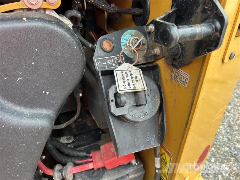 CAT 299D Chargeuse compacte