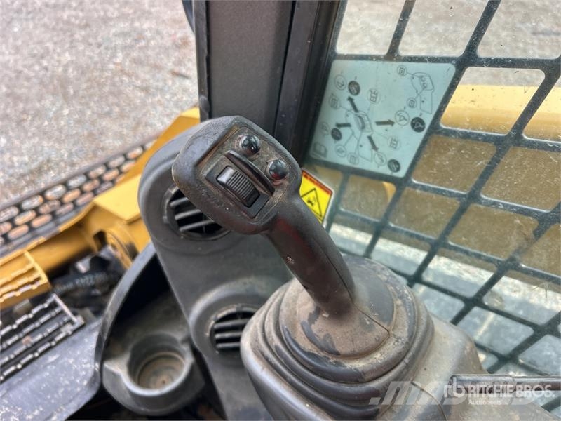 CAT 299D Chargeuse compacte