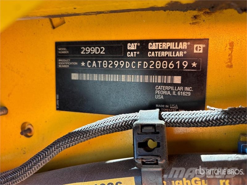 CAT 299D2 滑移装载机