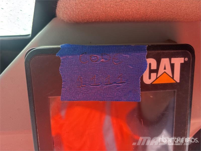 CAT 299D2 滑移装载机
