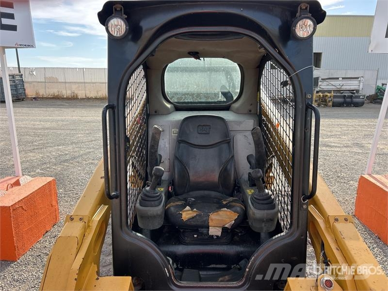 CAT 299D2 Skid steer mini nakladalci