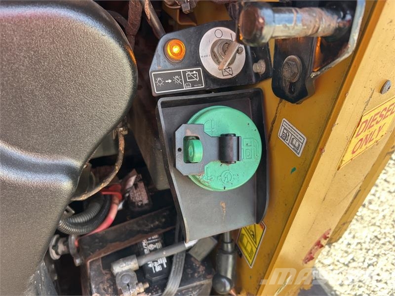 CAT 299D2 Skid steer mini nakladalci