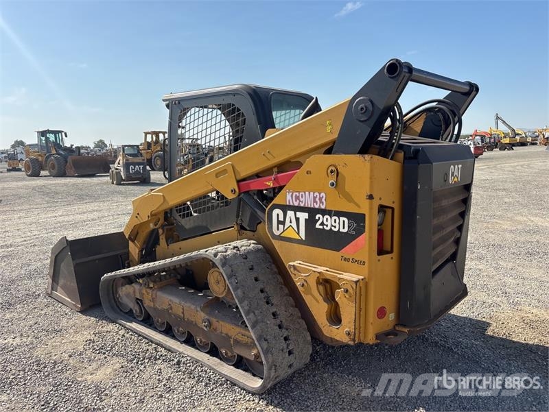 CAT 299D2 滑移装载机