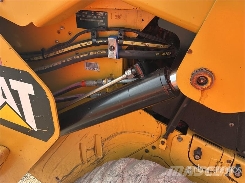 CAT 299D2 Skid steer mini nakladalci