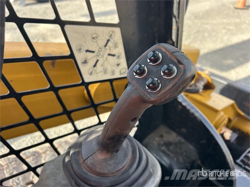 CAT 299D2 Skid steer mini nakladalci