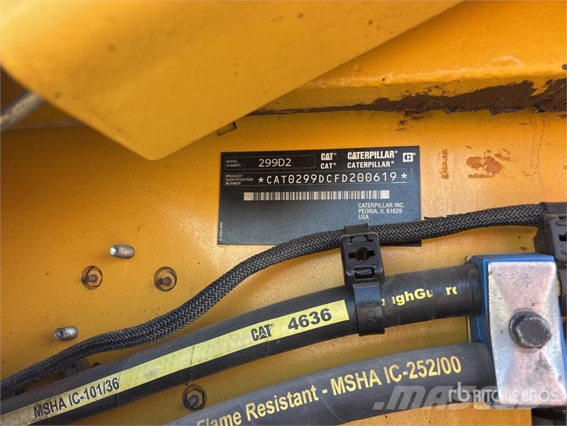 CAT 299D2 滑移装载机