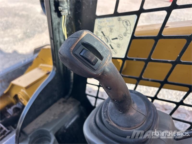 CAT 299D2 Skid steer mini nakladalci
