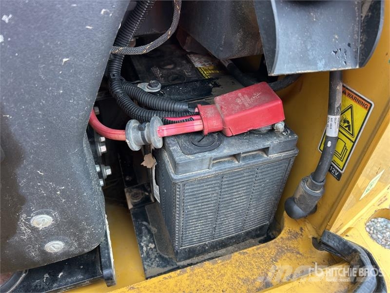 CAT 299D2 XHP Two-Speed Compact Track Loader Skid steer mini utovarivači