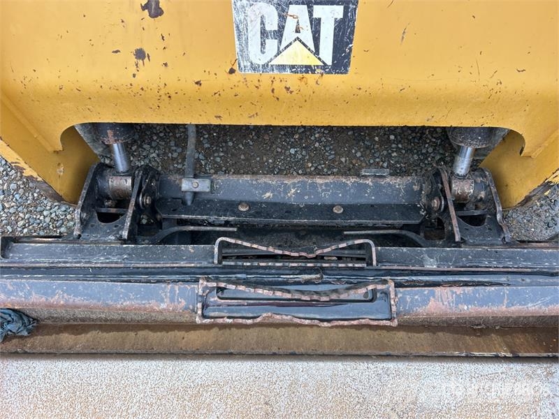 CAT 299D2 XHP Two-Speed Compact Track Loader Skid steer mini utovarivači