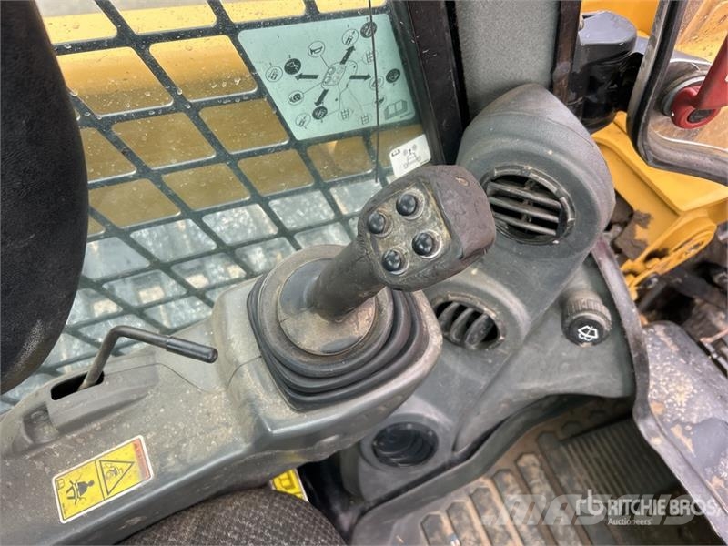 CAT 299D2 XHP Two-Speed Compact Track Loader Skid steer mini utovarivači