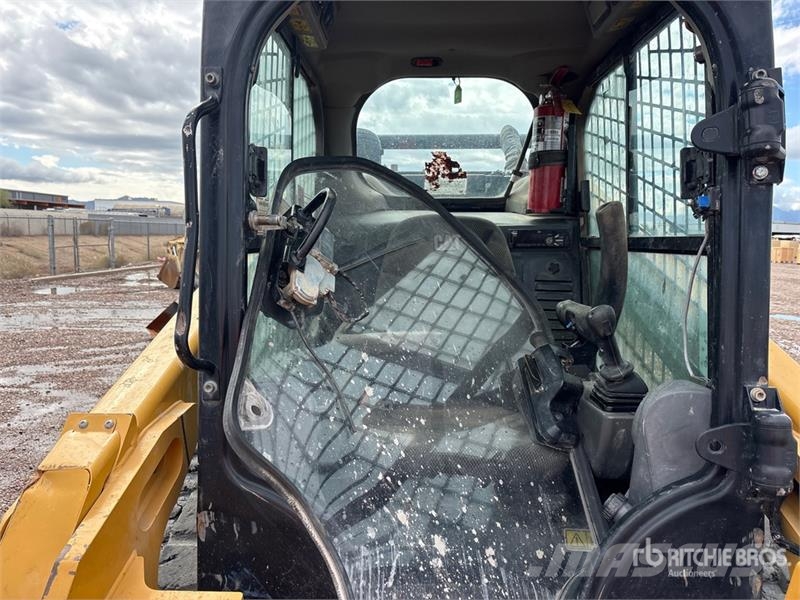 CAT 299D3 XE Two-Speed Compact Track Loader Skid steer loaders