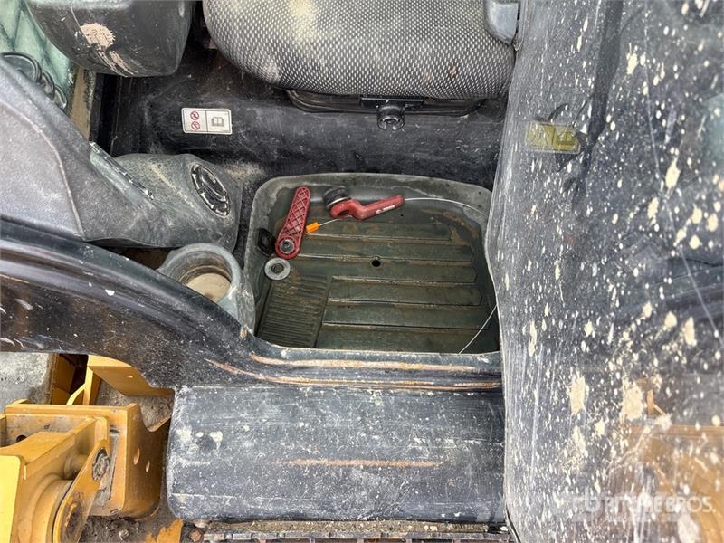 CAT 299D3 XE Two-Speed Compact Track Loader Skid steer loaders