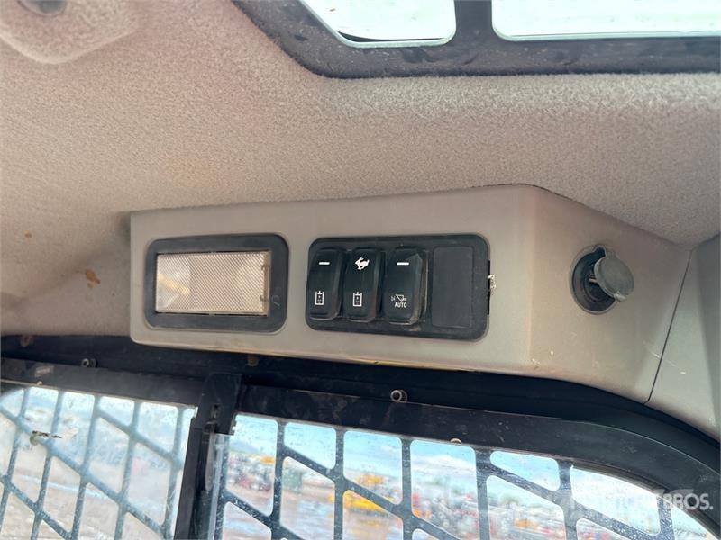 CAT 299D3 XE Two-Speed Compact Track Loader Skid steer loaders