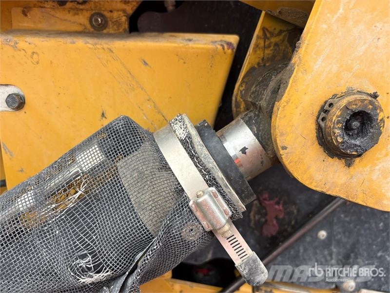 CAT 299D3 XE Two-Speed Compact Track Loader Skid steer loaders