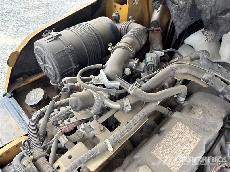 CAT 2P6000 5500 lb Pneumatic Tire Forklift Šakiniai krautuvai - Kita