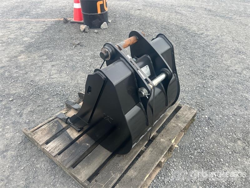 CAT 30 in 0.3 cyd Backhoe Rear Bucket - Fits Cat 430E Cucharones