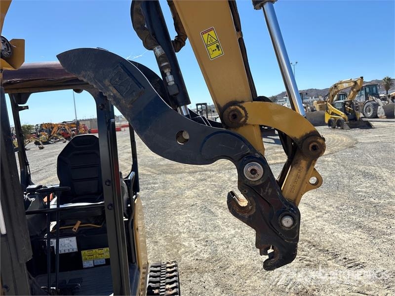CAT 303.5 CR Mini Excavator Мини екскаватори < 7 т
