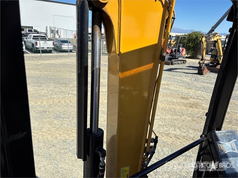 CAT 303.5 CR Mini Excavator Мини екскаватори < 7 т