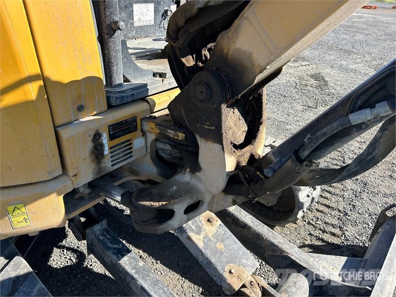 CAT 303.5E2 CR Mini Excavator Mini kotrók < 7t