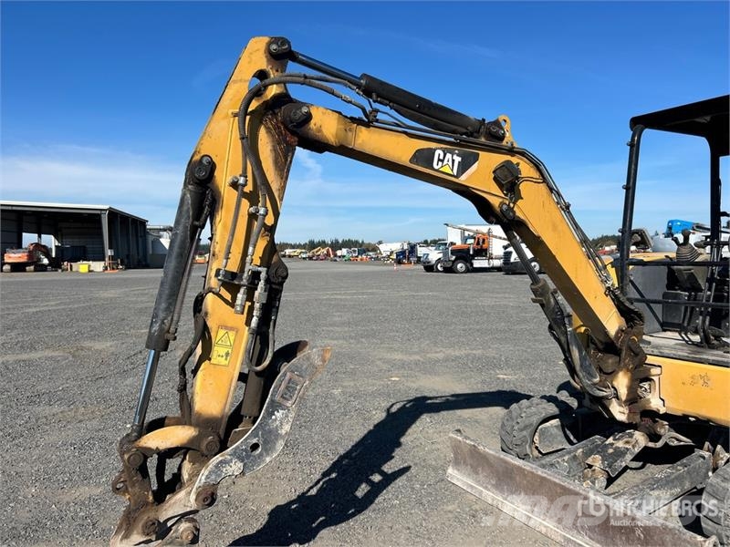 CAT 303.5E2 CR Mini Excavator Mini kotrók < 7t