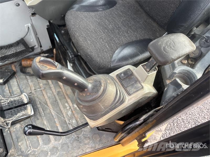 CAT 304E2 CR Mini bagri <7t